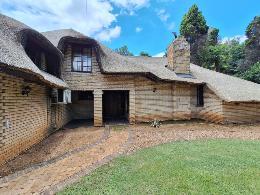 5 Bedroom Property for Sale in Mooivallei Park North West